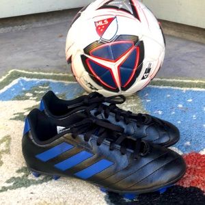 Boys size 2.5 soccer cleats. Worn once, too small.  Perfect condition.